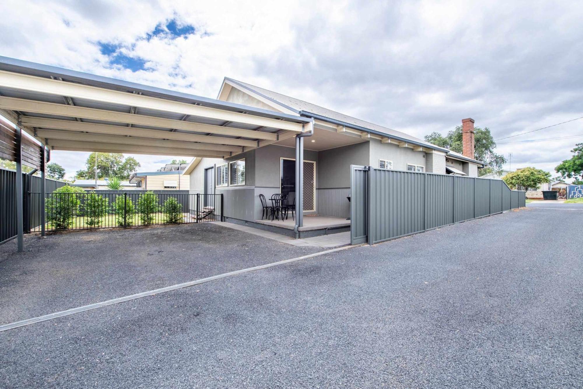 South Dubbo Hideaway - Pet Friendly Villa Kültér fotó